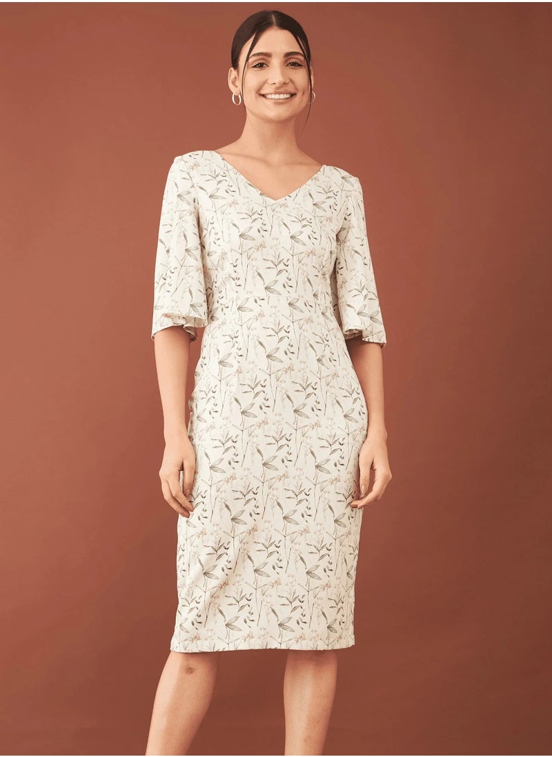 Salt Attire Elegant Floral Print Sheath Dress with Bell Sleeves and Flattering V-Neck Design – A Perfect Choice for Chic Occasions and Effortless Style - pzsku/Z66EE9D982E62E7EA0FE8Z/45/_/1732529111/e587c330-6b04-4e78-aad3-851cde23cc1a