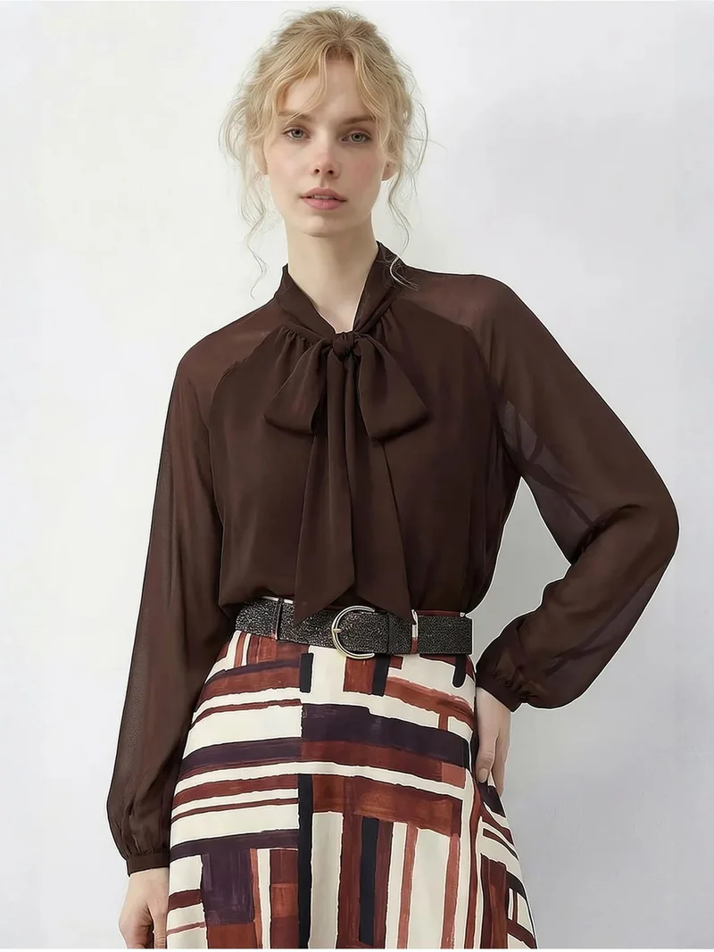 بيانكو لوتشي LUCCI Choker Collar Chiffon Blouse with Tie Detail