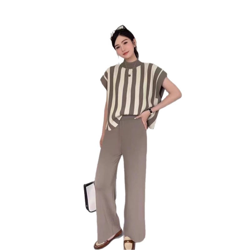 Knitted Two-Piece Set with Striped Top and Wide-Leg Pants - Image 4