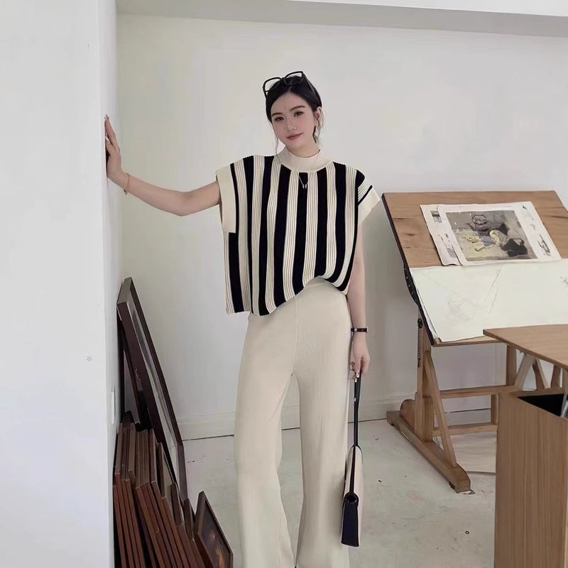 Knitted Two-Piece Set with Striped Top and Wide-Leg Pants - Image 1