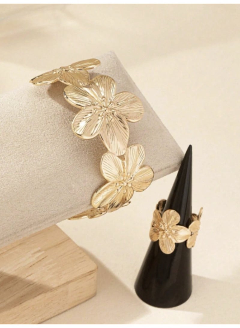 An Elegant Two-Biece Set (Bracelet +Ring) With A Classic Design Featuring Minimalist Batterns, Leaves, And Flowers. - Image 3