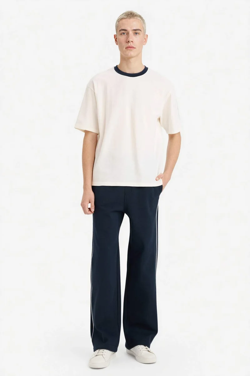 ديفاكتو Regular Fit Crew Neck Short Sleeve T-Shirt