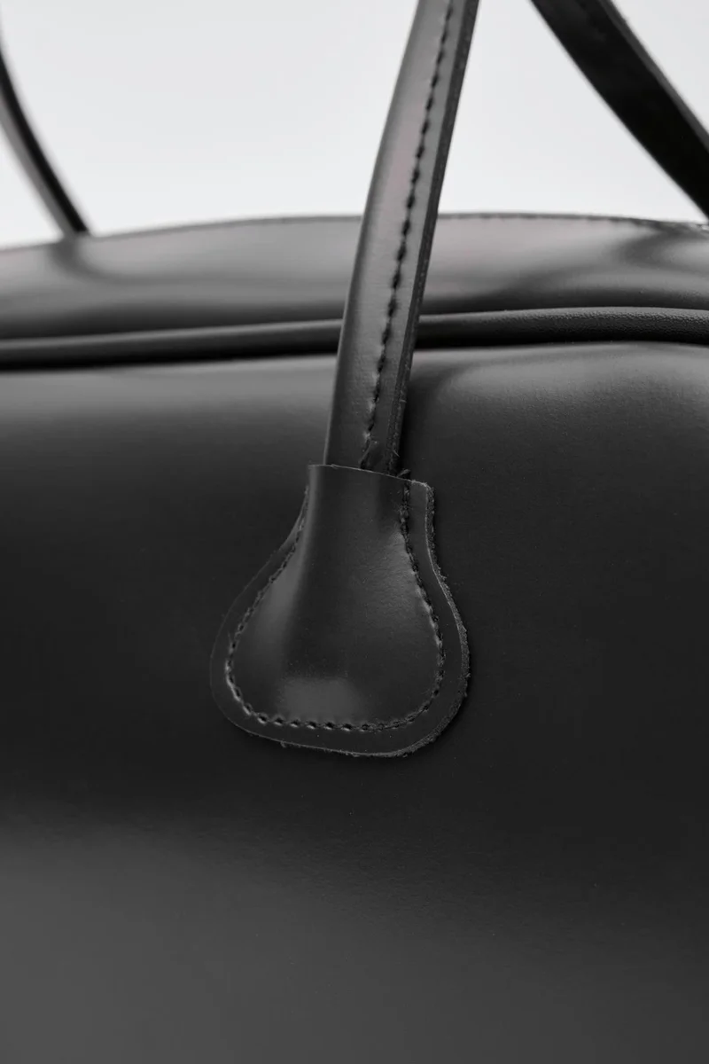 شولي باجس Miu Black Baguette Bag