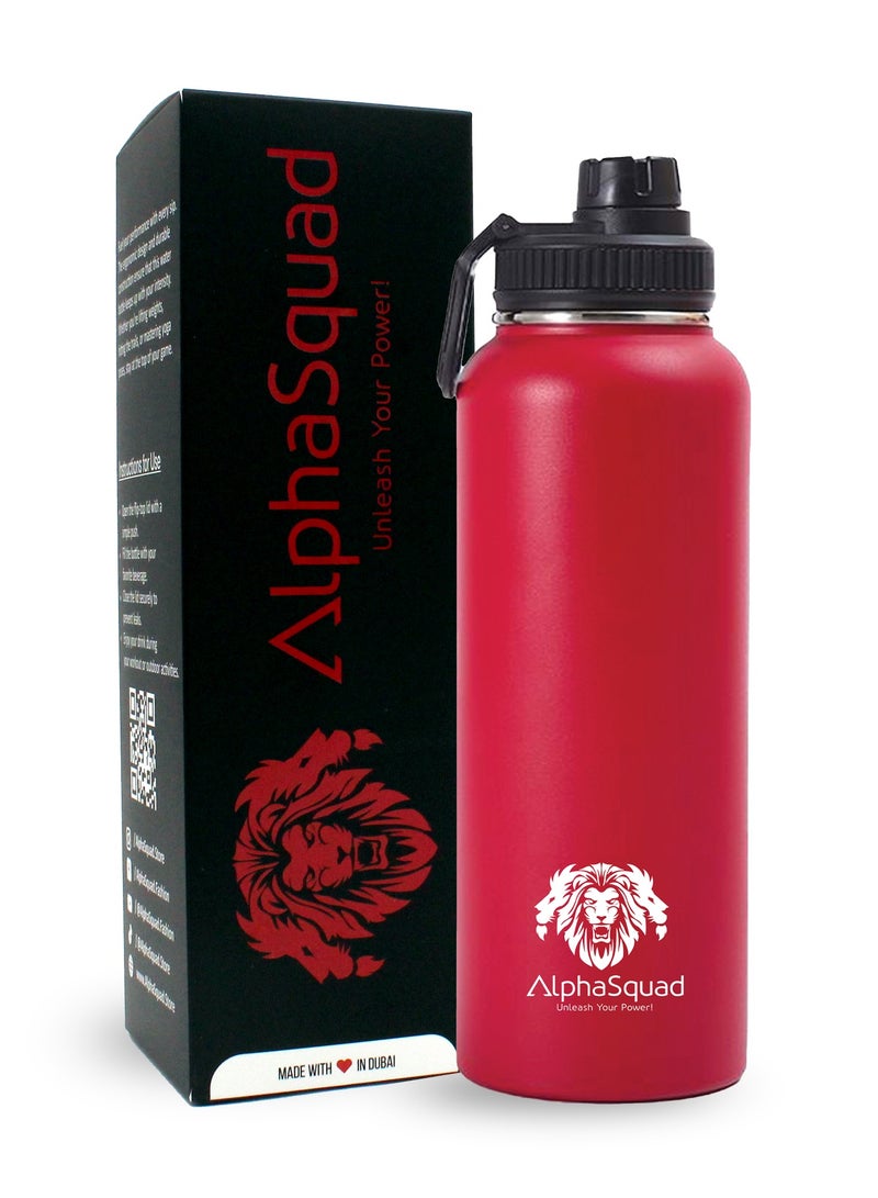 ألفاسكواد قارورة ALPHASQUAD المعزولة بالفراغ سعة 40 أونصة / 1200 مل، زجاجة مياه رياضية مزدوجة الجدار من الفولاذ المقاوم للصدأ من سلسلة Thermolab مع غطاء من القش، وغطائين متضمنين، ترمس ساخن وبارد، زجاجة رياضية (أحمر) - Image 1