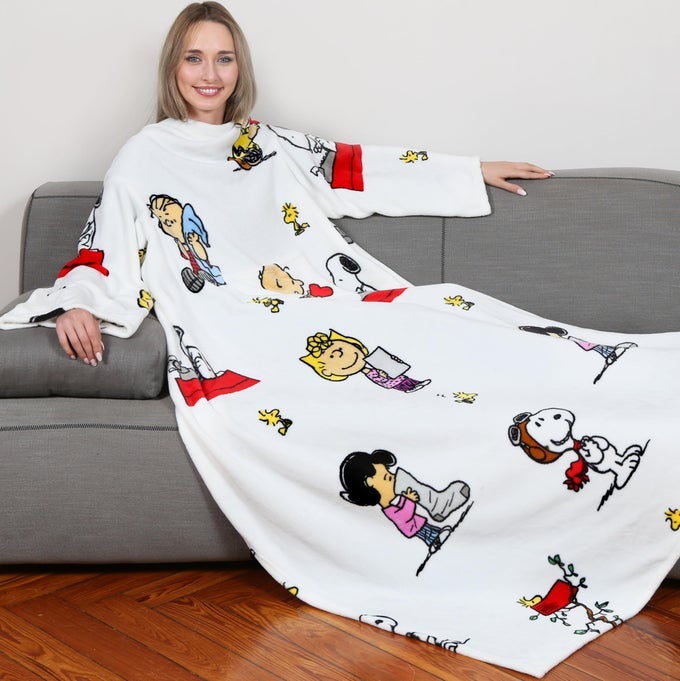 DELUXE SNOOPY PEANUTS BLANKET FLUFFY FLEECE BLANKET WITH SLEEVES WITH KANGAROO POCKET GIFTS FOR WOMEN SNUGGLE THROW BLANKET LIGHT GREY 140X180 CM 55X71 INCHES