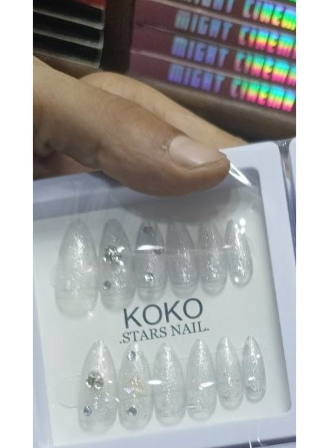 ضوافر صناعية تصميم أنيق