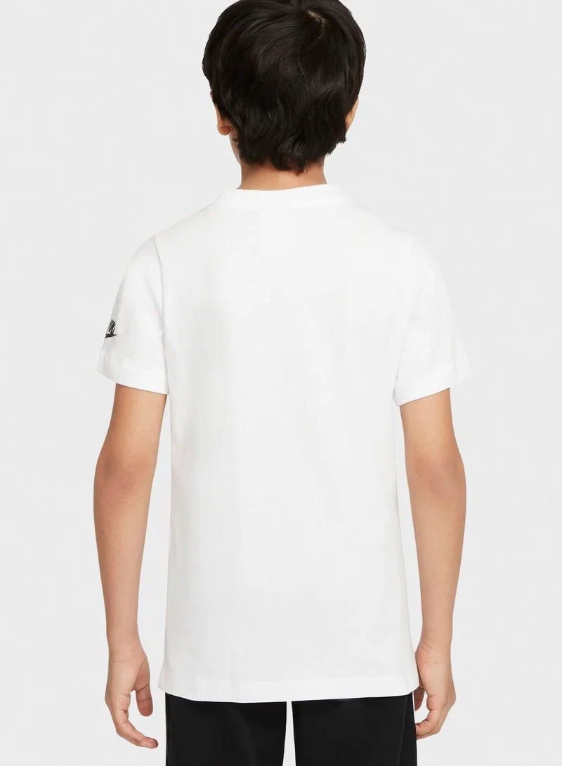 Nike Youth Nsw Repeat  Ss T-Shirt