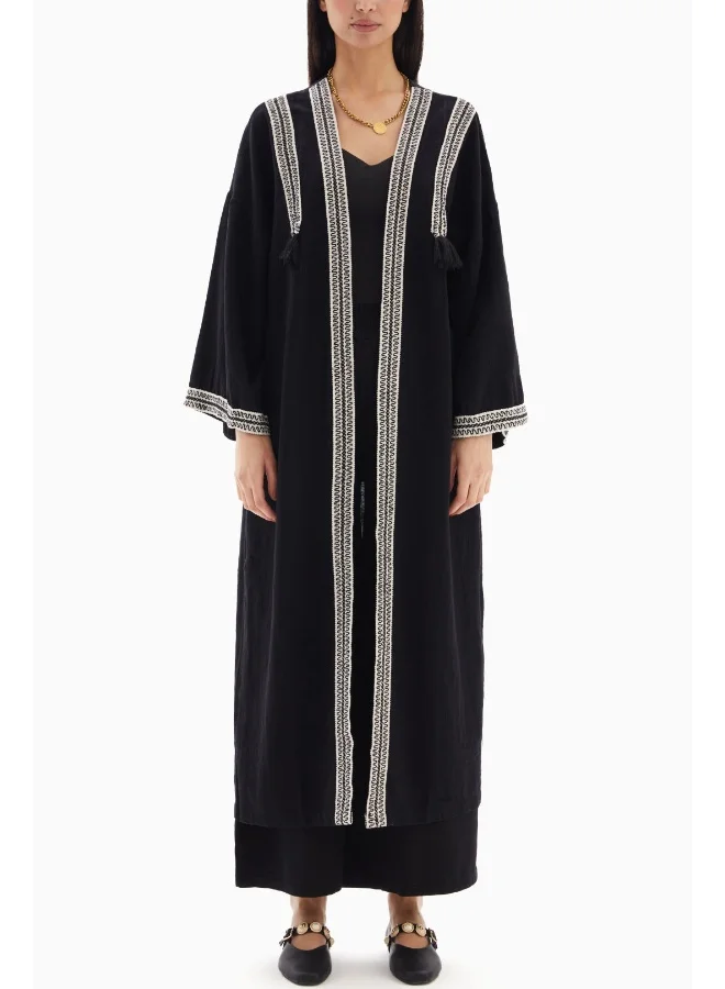 Wecre8 Black Embroidered Abaya