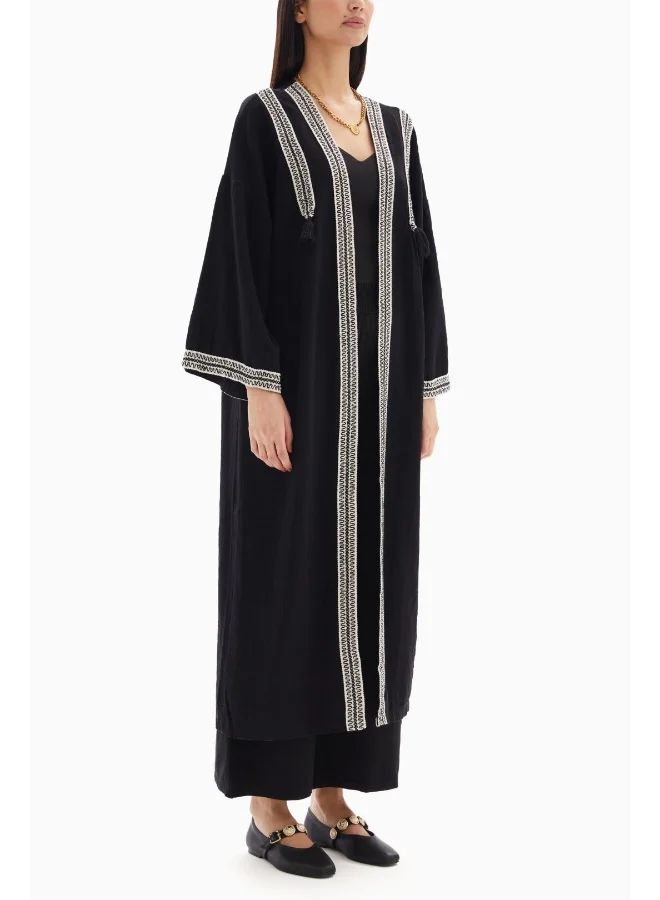 Wecre8 Black Embroidered Abaya