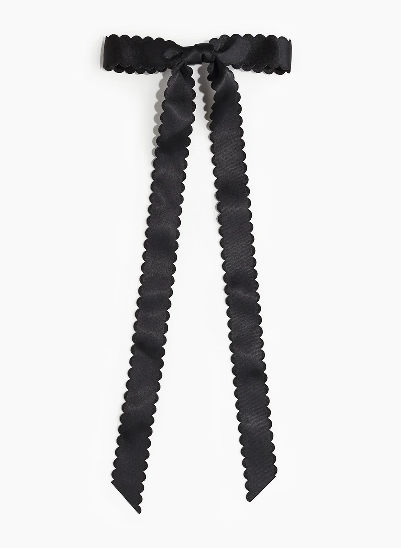H&M Bow-Decorated Hair Clip