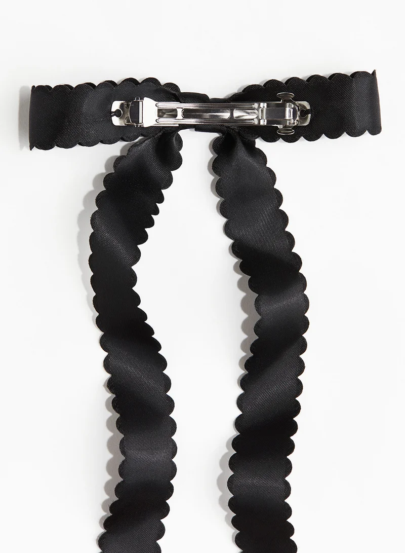 H&M Bow-Decorated Hair Clip