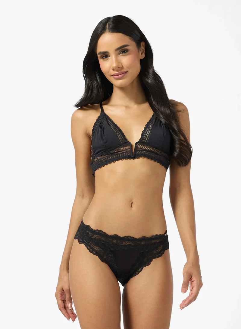 Dorina BRIEF