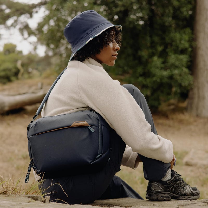 Peak Design Everyday Sling 6L V2 - Midnight - Image 3