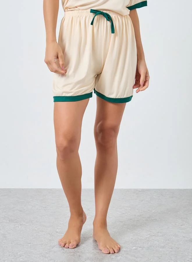 Styli Contrast Trim V Neck T-Shirt and Shorts Sets