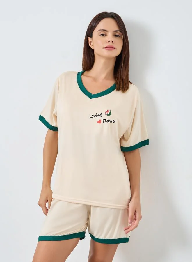 Styli Contrast Trim V Neck T-Shirt and Shorts Sets