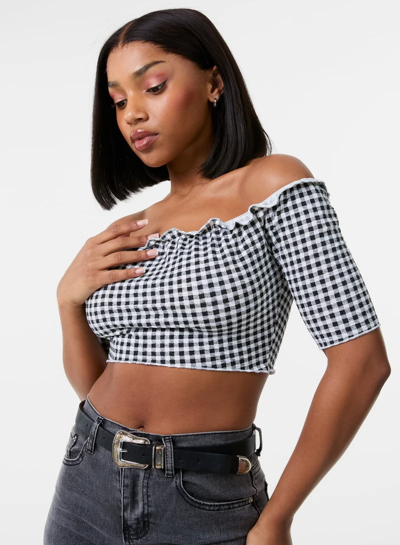 بينك فانيلا بلوزة بياقة مكشوفة بنقشة مربعات وتفاصيل كشكش