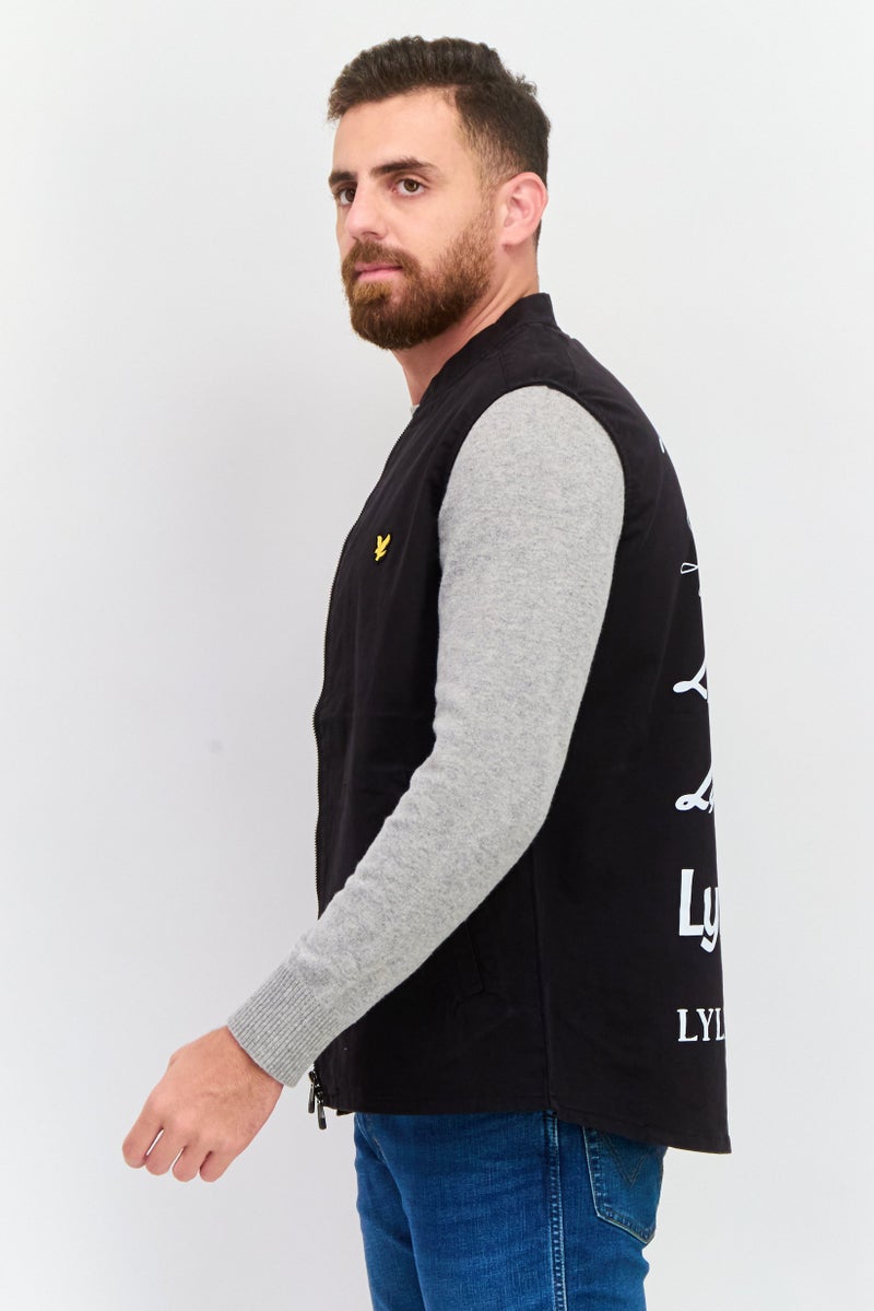 Lyle & Scott Men Brand Logo Sleeveless Vest Jacket, Black - Image 2