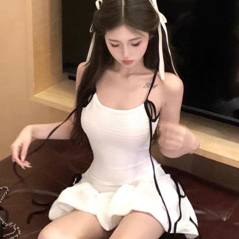 فستان معلق برباط أبيض حلو وحار للنساء بدون ظهر لقضاء العطلات، قطعة واحدة من ملابس السباحة - Image 2