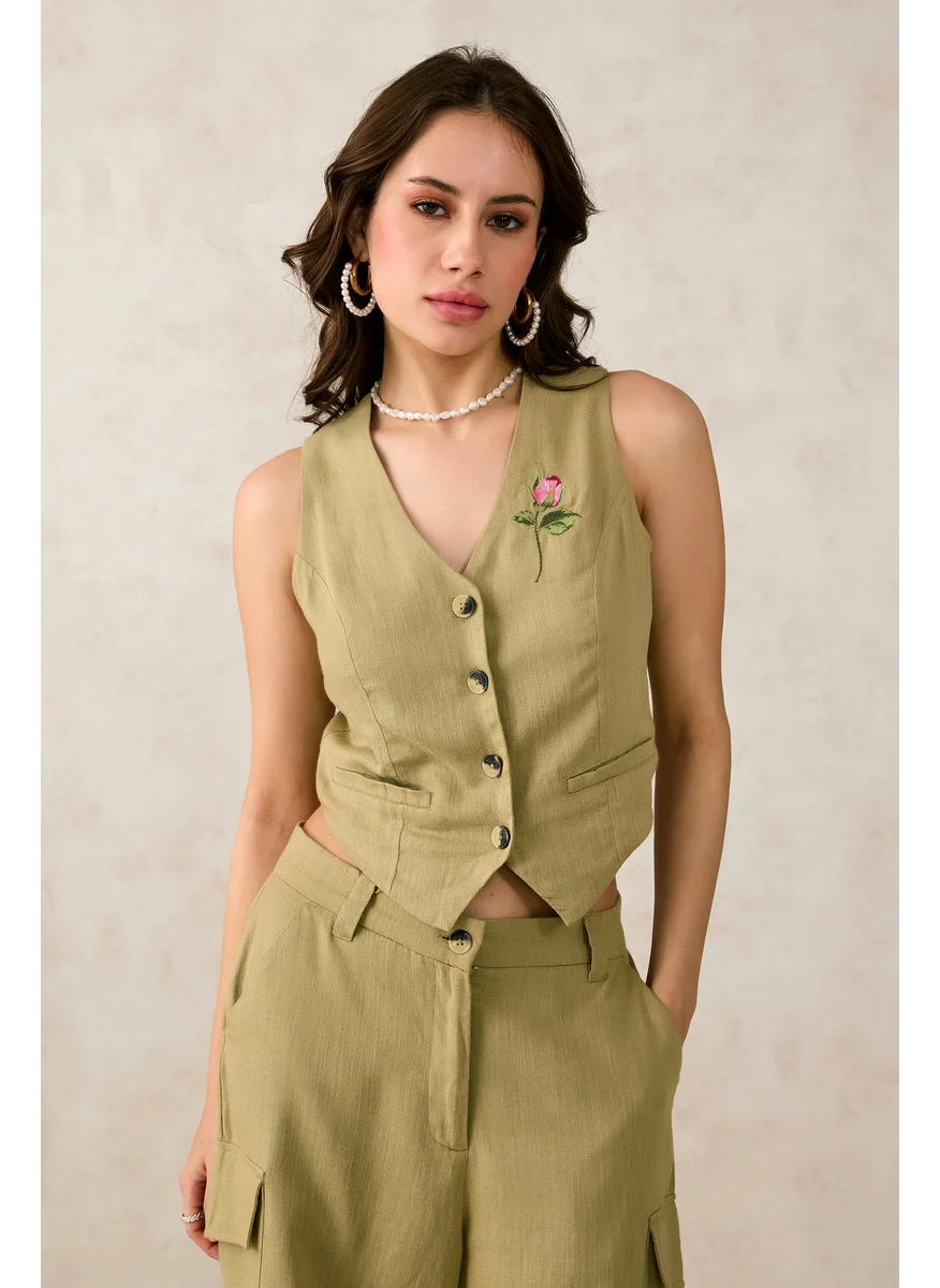 فيرجيو Virgio Women Viscose V-Neck Crop Length Embellished Sleeveless Top
