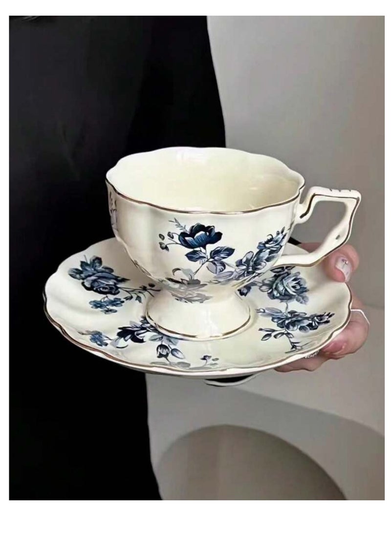 كوب قهوة مع صحن مزخرفة بزهور بلون الكحلي مصنوع من السيراميك - Image 5