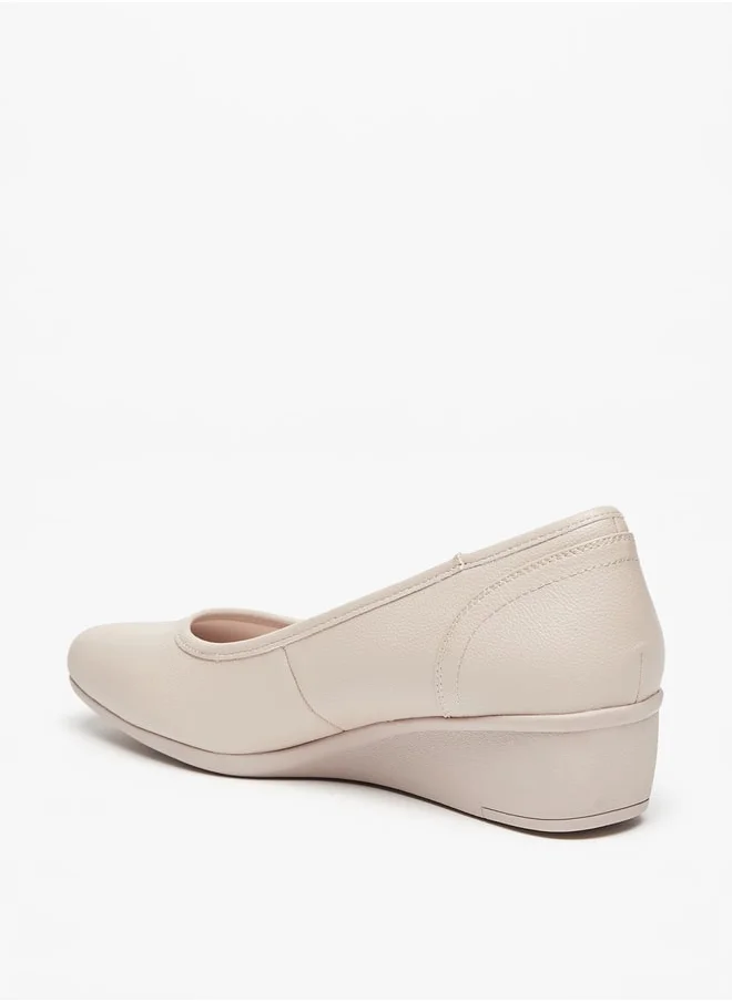 لو كونفورت Solid Slip-On Shoes with Wedge Heels