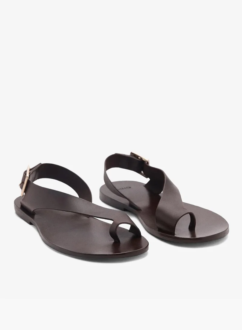 مانجو صنادل جلدية كاجوال بحزام متقاطع