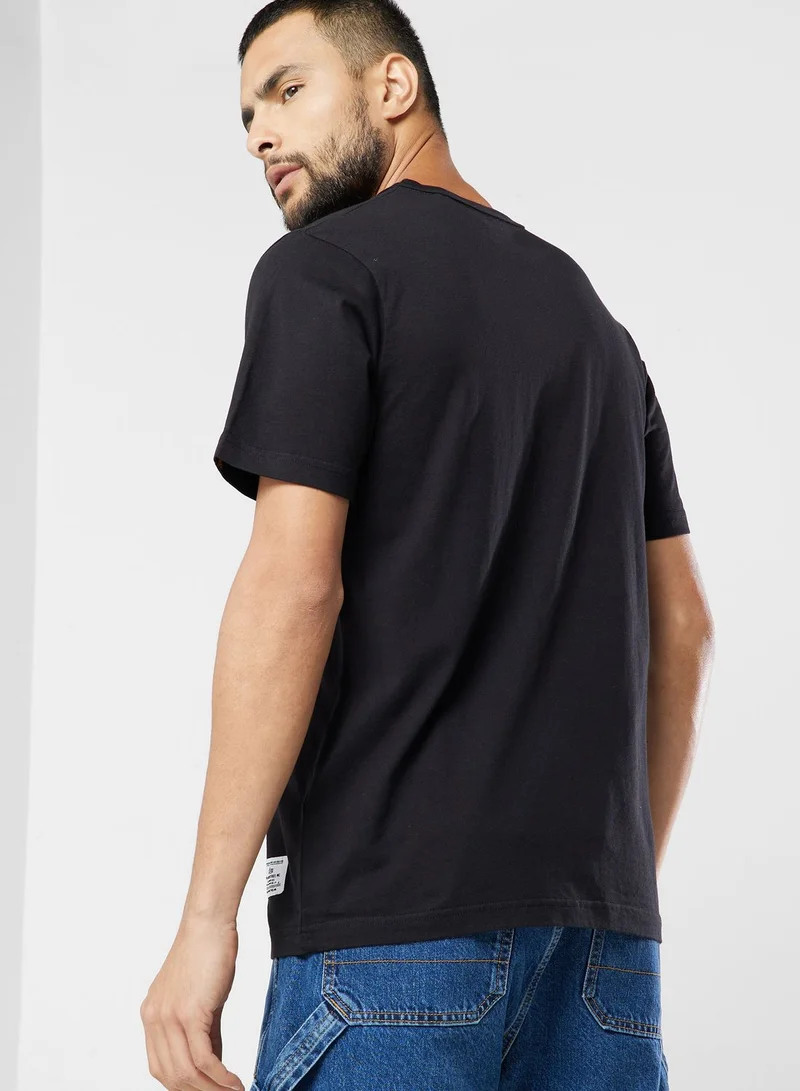 Alpha Industries Essential Pocket T-Shirt