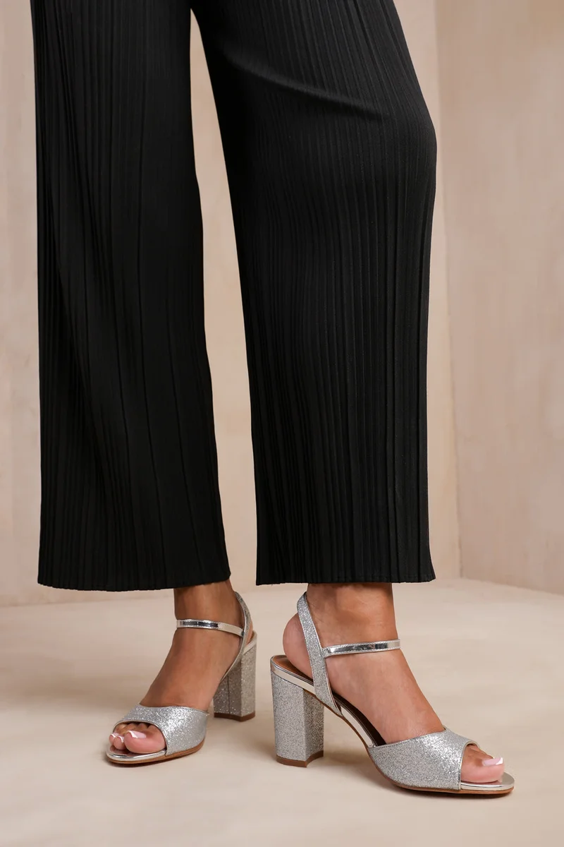 ويرز ذات فروم 'Florence' Mid High Heels With Ankle Strap