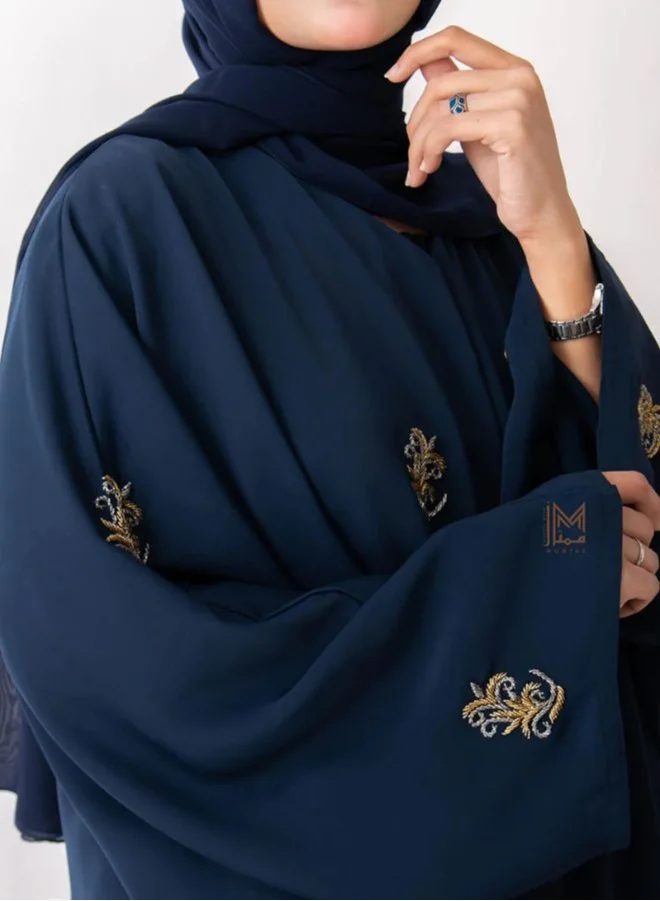 ارتداء ممتاز عباية السلطانة الزرقاء