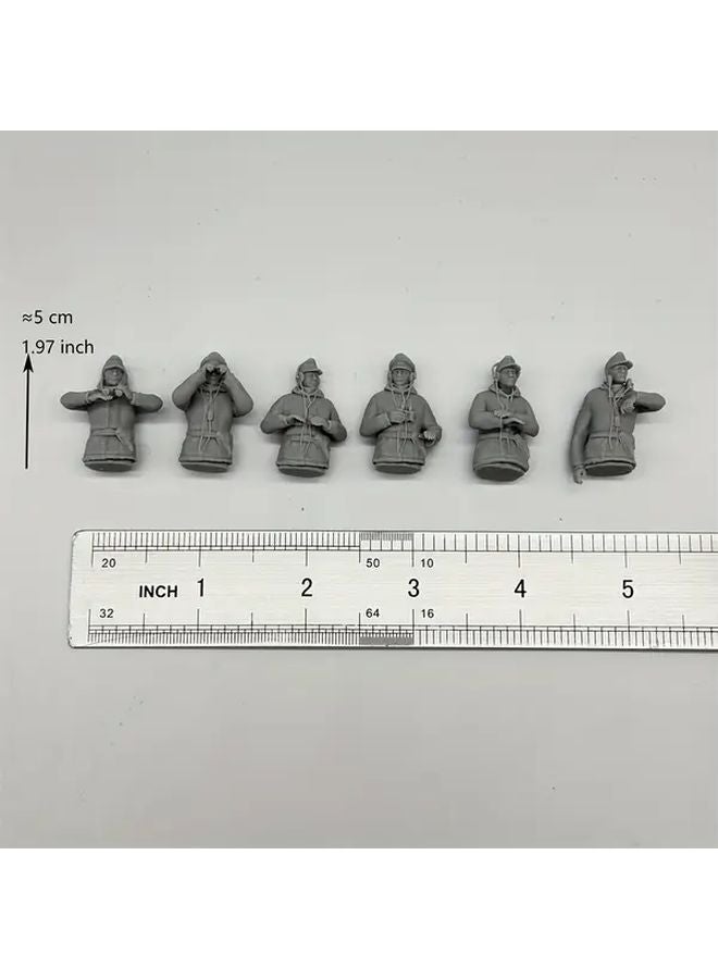 S35DR32B 1 35 Scale German Winter Tank Crew Officer 6 Person Resin Model Kit - Image 4