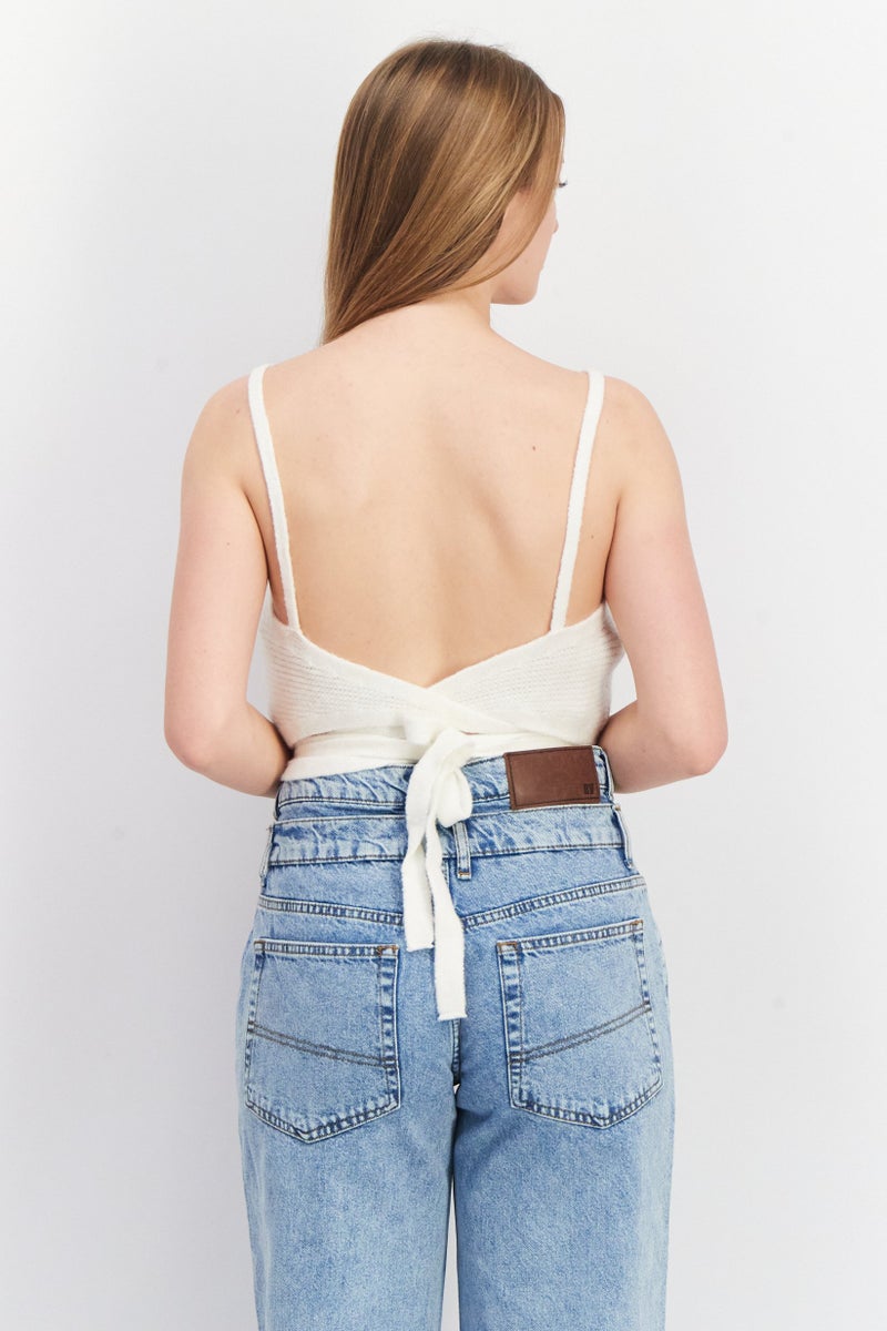 NA-KD Women V-Neck Sleeveless Textured Crop Tank Top, White  - Image 3