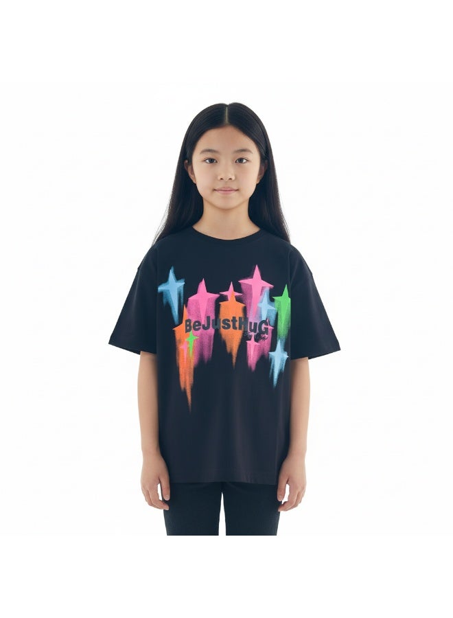 جوانا تي شيرت فتيات برقبة دائرية وأكمام قصيرة بطبعة "كوني مجرد عناق" - أسود - 12 سنة - Image 1