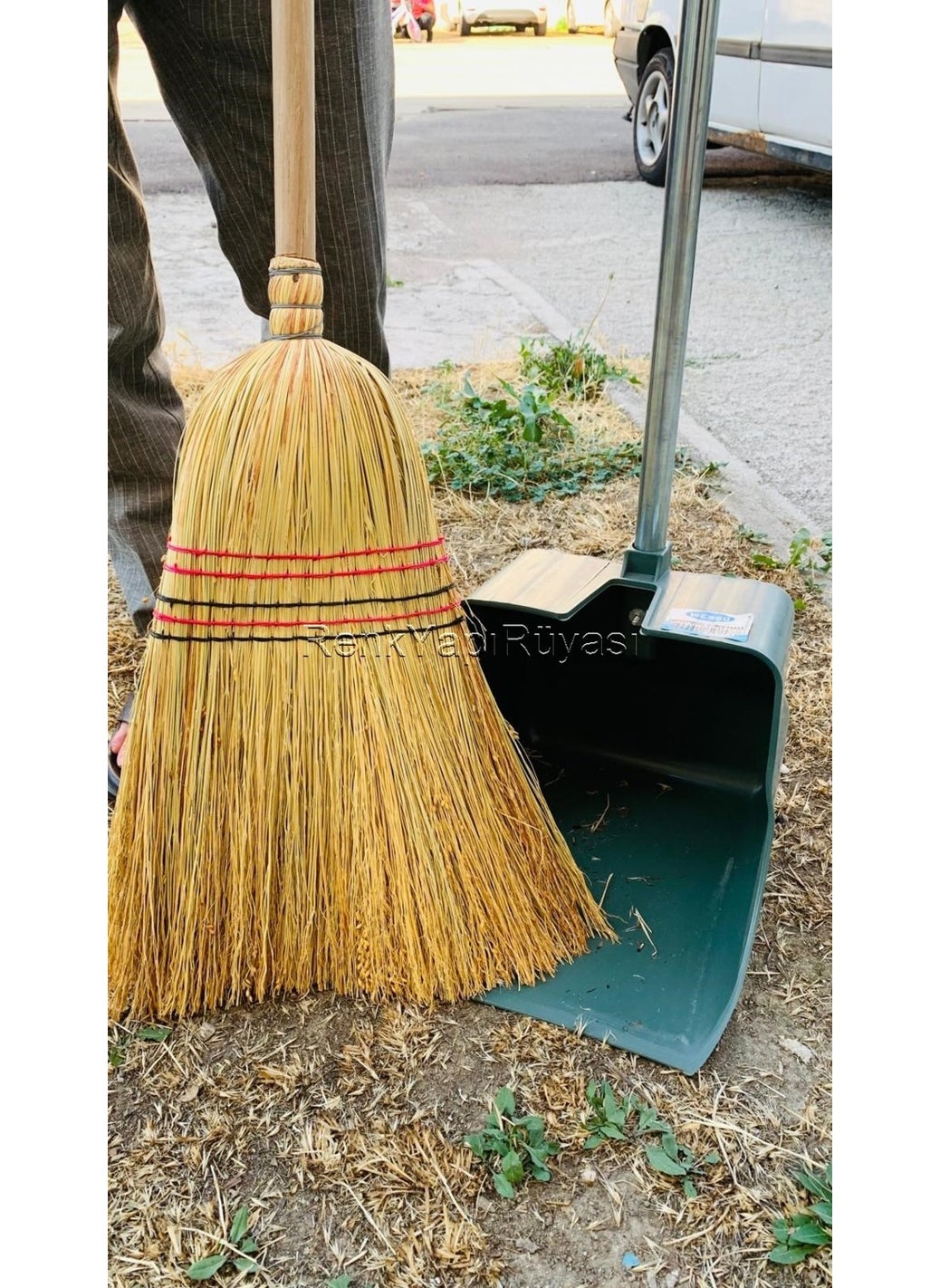 Renk Yapı Rüyası Industrial Large Chamber Street Garden Garbage Dustpan with Aluminum Handle, Garbage Broom, Bush Broom  - Image 1