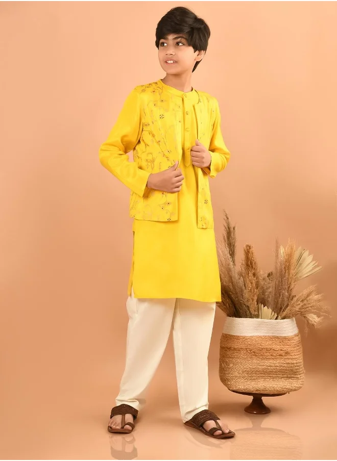 ليلك Printed Kurta Pajama Set with Nehru Jacket