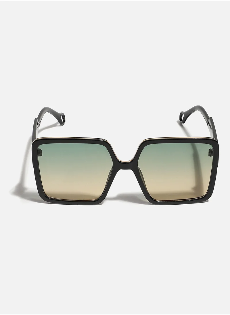 صوص هاوت Tinted Lens Black Frame Oversized Sunglass