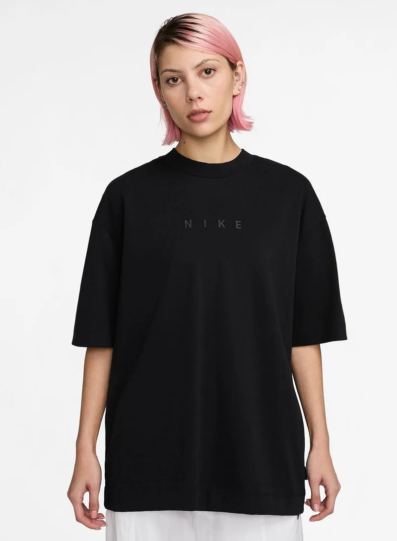 Nike Nsw Luxe Relaxed Fitted T-Shirt