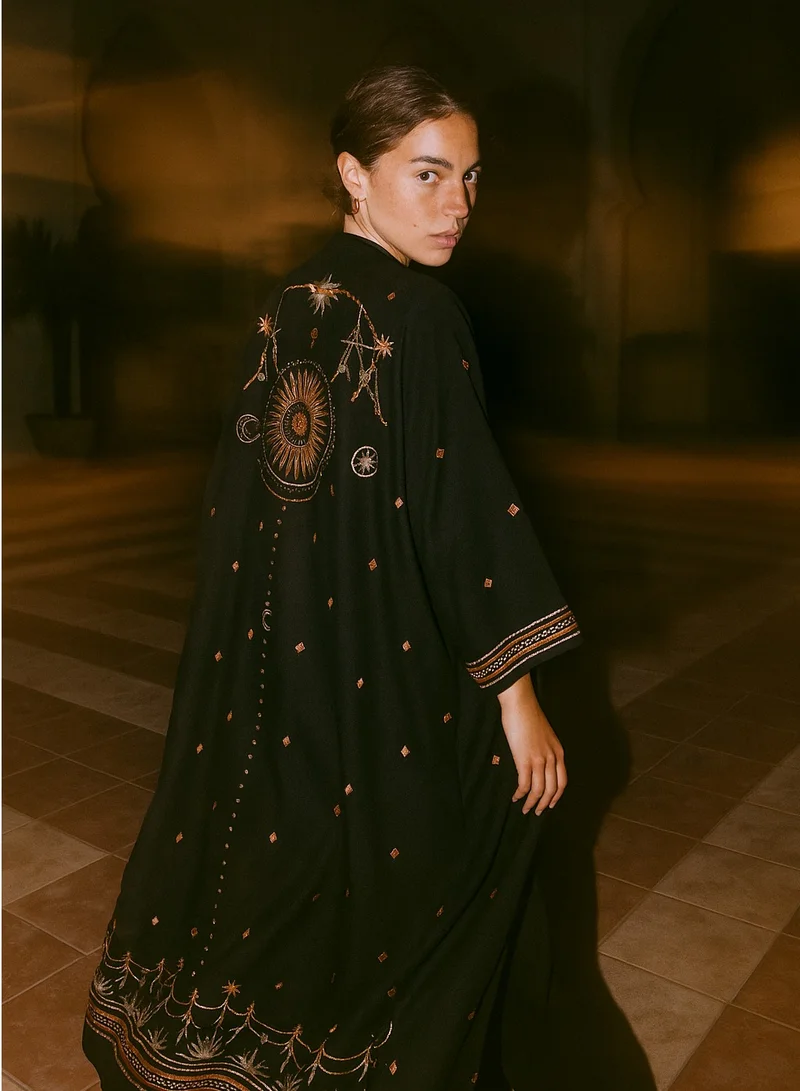 مشروع بلا اسم Layali - Back Show Stopper Abaya