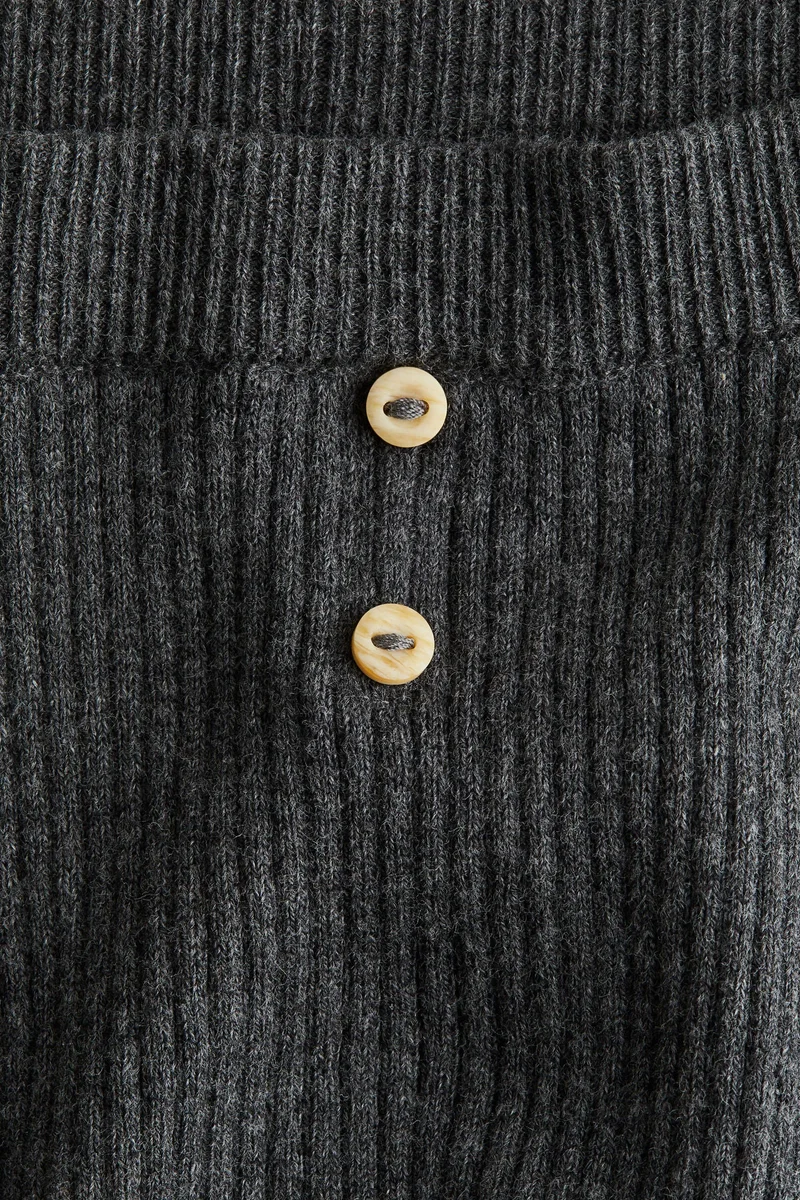 اتش اند ام بنطلون محبوك بتصميم مرن