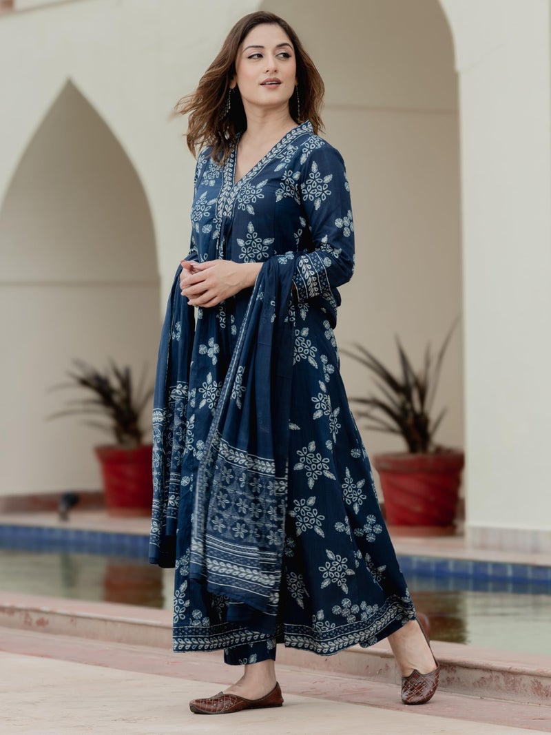 Arayna Women’s Pure Cotton Handblock Ethnic Printed Kurta Set with Pants & Dupatta - Indigo Blue, Medium - Image 4