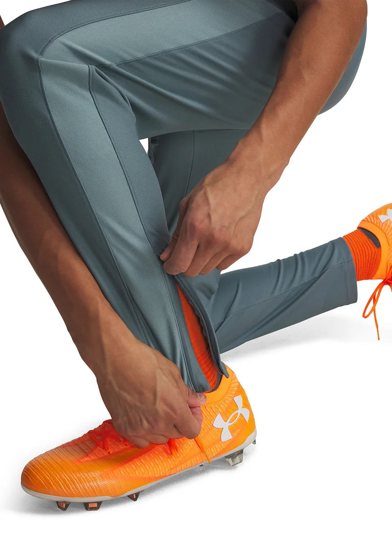 اندر ارمر Challenger Tracksuits