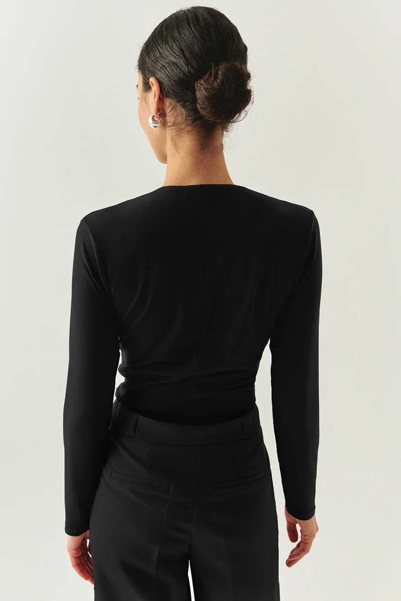 Exquise Wrap Neck Long Sleeve Regular Knit Blouse