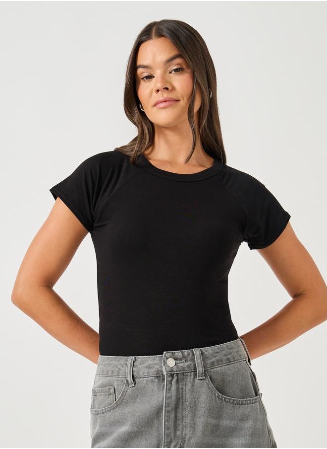 Styli Styli Plain Short Sleeve Fitted T-Shirt  - Image 2