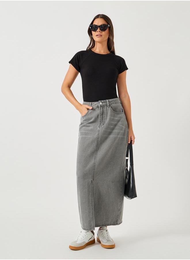 Styli Styli Plain Short Sleeve Fitted T-Shirt  - Image 3