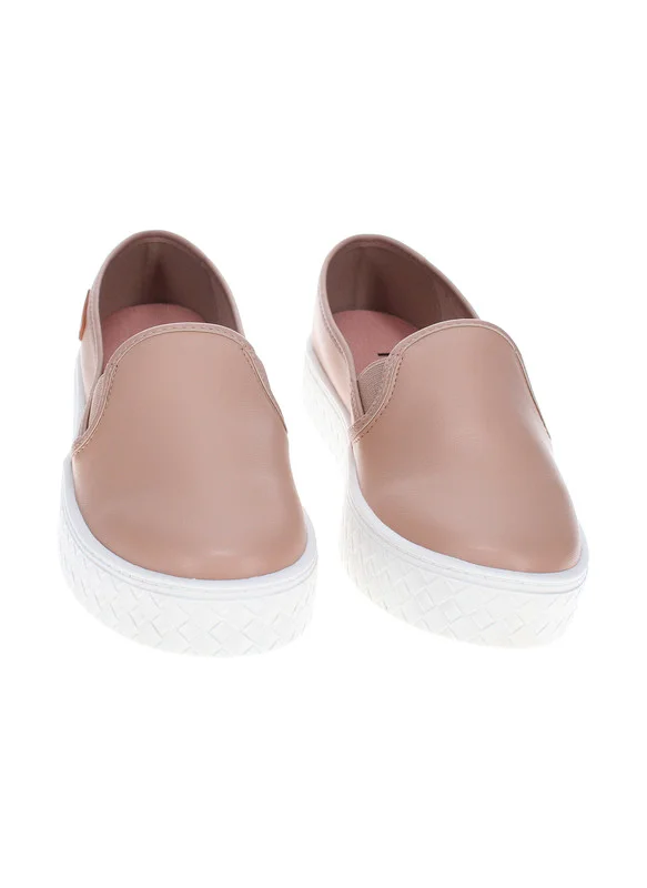 موليكا Moleca Ladies Closed/Flat Shoes Beige | Made In Brazil