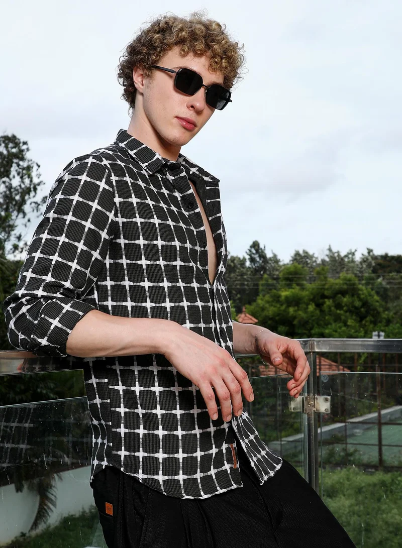 Campus Sutra Men's Black And White Checkered Cotton Shirt - Tailored Fit, Full Sleeves