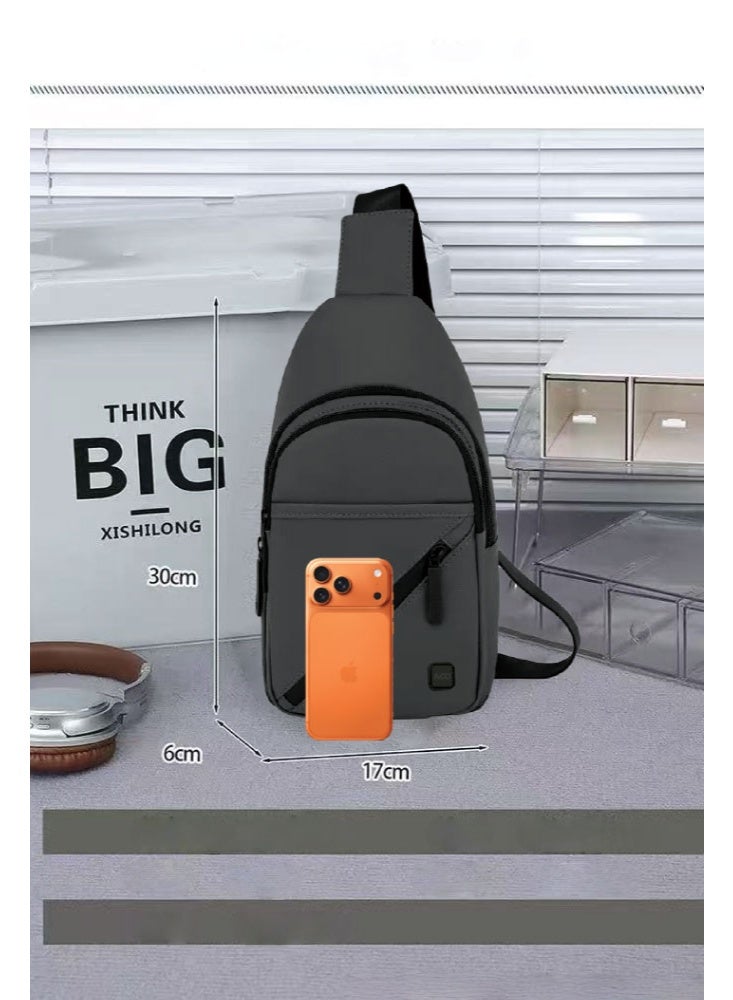 أفو شنطة كتف مقاومة للماء، تحتوي على جيوب متعددة وسحّابات قوية، مثالية للسفر، التسوق، والرحلات اليومية بلون رمادي - Image 1