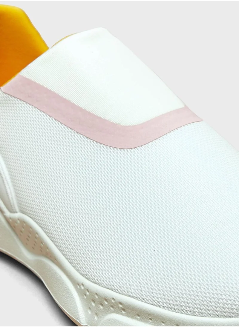 Dash Close Toe Flat Slip Ons