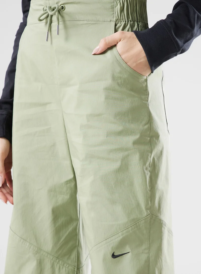 Nike Essential Pants