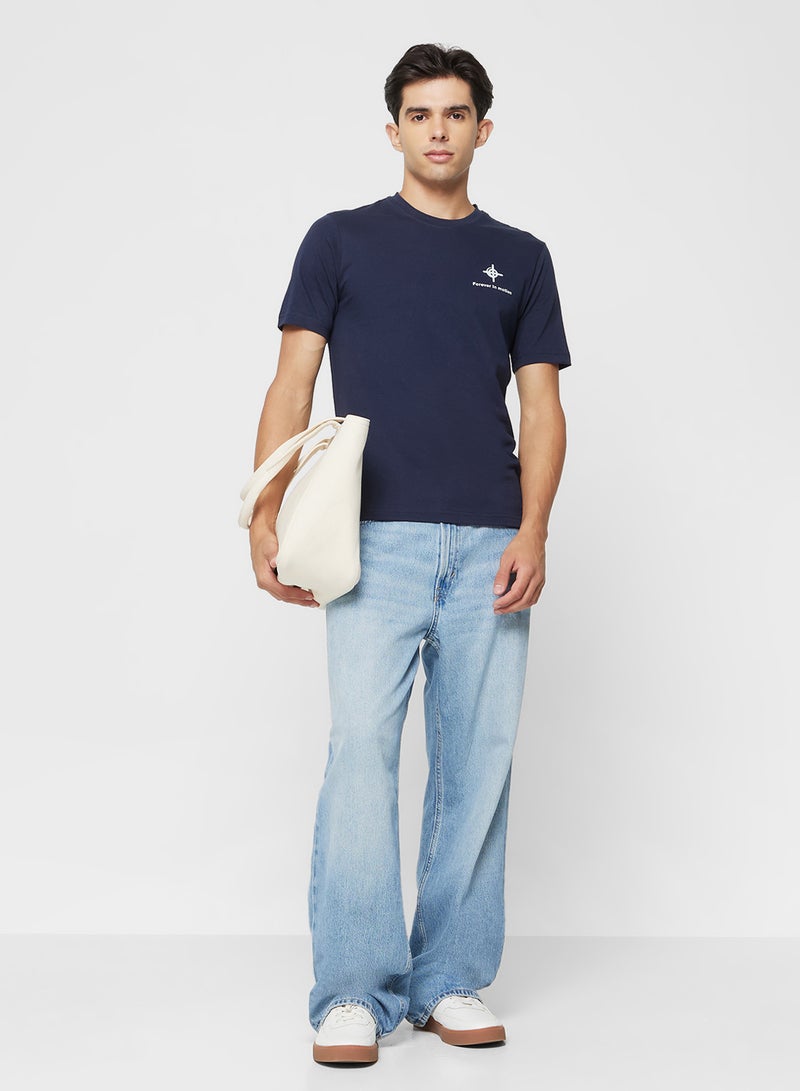 سفنتي فايف تيشيرت جرافيك واسع - Image 4