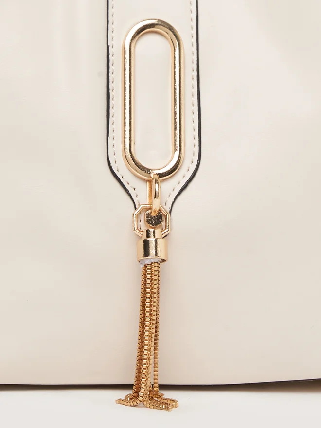 Styli Styli Metal Tassel Shoulder Bag with Chain Strap